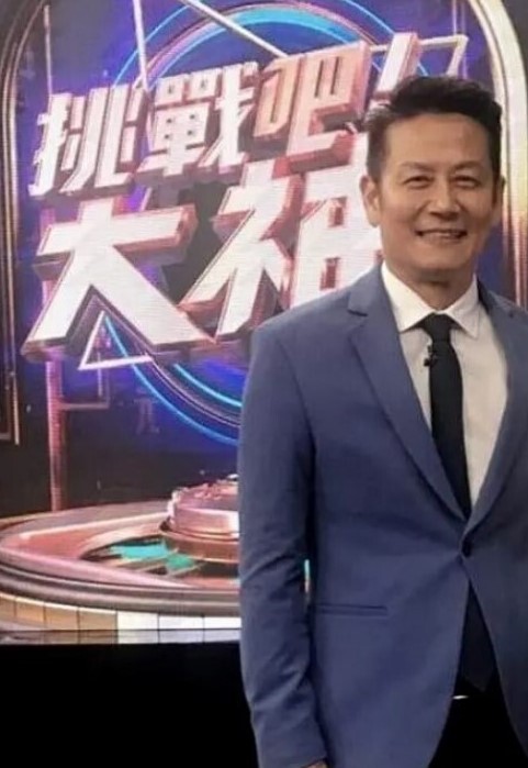 文轩探花约了个绿色头发少妇酒店啪啪苗条身材翘起屁股后入抽插猛操 - 伯爵视界
