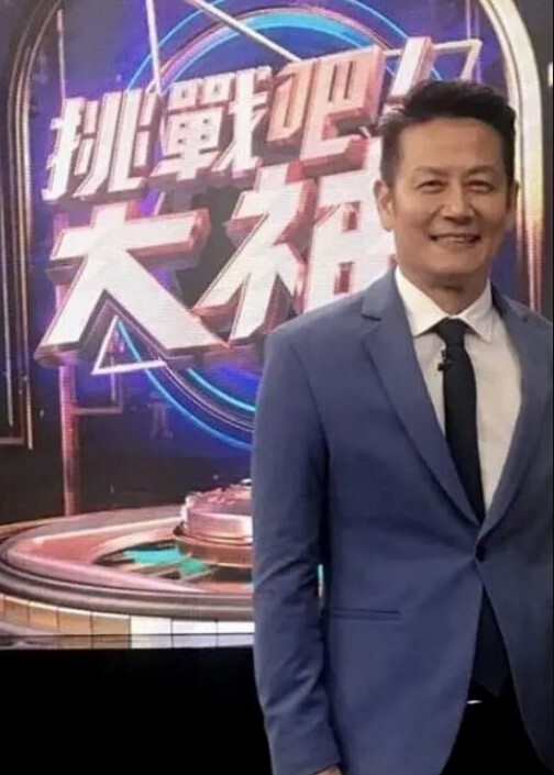 偷拍-大屌魔人高价约操白丝苗窕大奶JK装骚货 - 伯爵视界